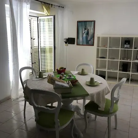 Cecilia Apartment