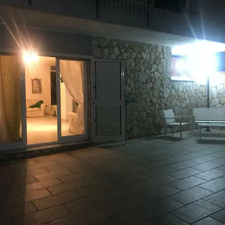 Cecilia Apartment Pozzuoli